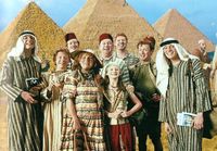 images3.wikia.nocookie.net/__cb20110629071548/harrypotter/images/7/71/The_Weasley_Family_at_Egypt.jpg
