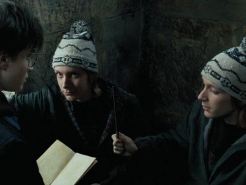 weasley-twins-prisoner-of-azkaban-fred-and-george-weasley-7223124-640-480.jpg