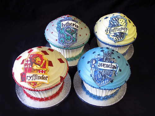 cupcakes-gryffindor-hogwarts-hufflepuff-ravenclaw-slytherin-favimcom-69923.jpg