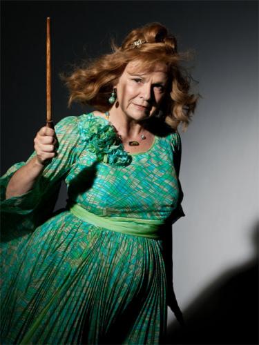 molly-weasley-hp-7-part-1-harry-potter-21913152-480-640.jpg