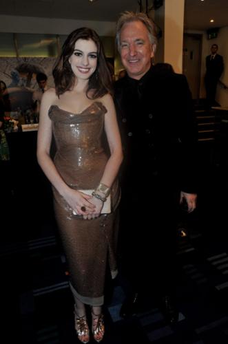 alice_in_wonderland_-_royal_uk_premiere_5.jpg