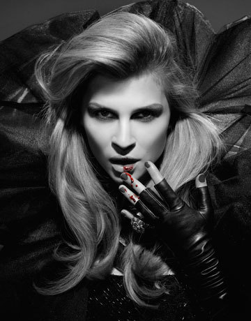 karl-lagerfeld-2010-clemence-poesy-19336260-360-460.jpg