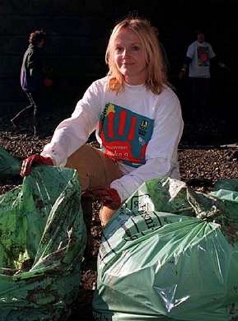 19971101-cleanup-02.jpg