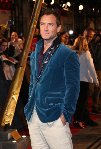 cast-of-fantastic-beasts-the-crimes-of-grindelwald-attends-premiere-in-paris_9_1.jpg